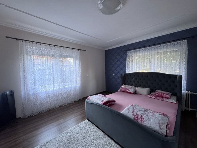 Eladó családi ház, Pécsett 84.99 M Ft, 4 szobás