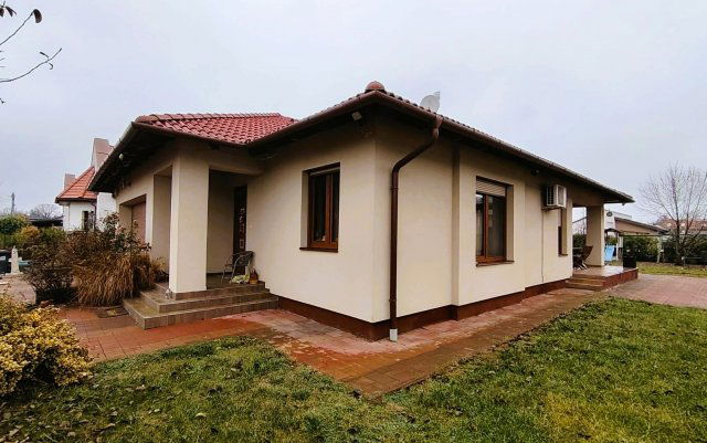 Eladó családi ház, Székesfehérvárott 145 M Ft, 4 szobás