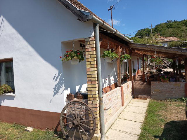 Eladó családi ház, Acsában 44.5 M Ft, 2 szobás