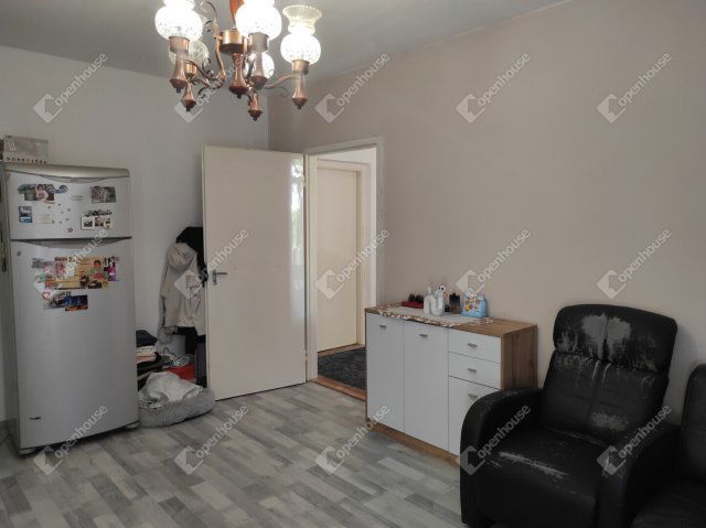 Eladó panellakás, Szegeden 47.9 M Ft, 3 szobás