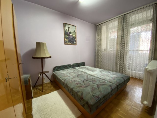Kiadó panellakás, albérlet, Debrecenben 200 E Ft / hó, 3 szobás