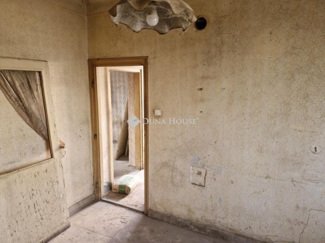 Eladó ikerház, Szegeden 58.128 M Ft, 2 szobás