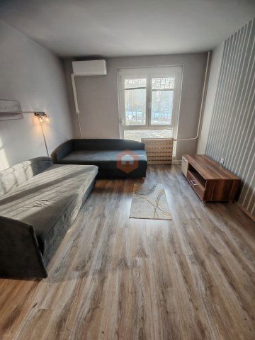 Eladó panellakás, Pécsett 42.9 M Ft, 1+1 szobás