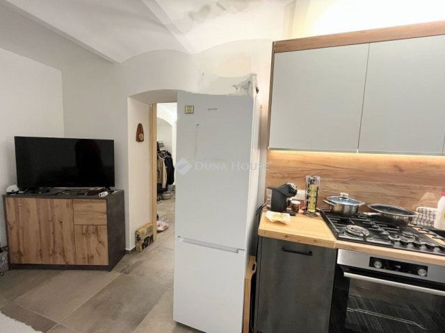 Eladó téglalakás, Szombathelyen 39.99 M Ft, 2 szobás