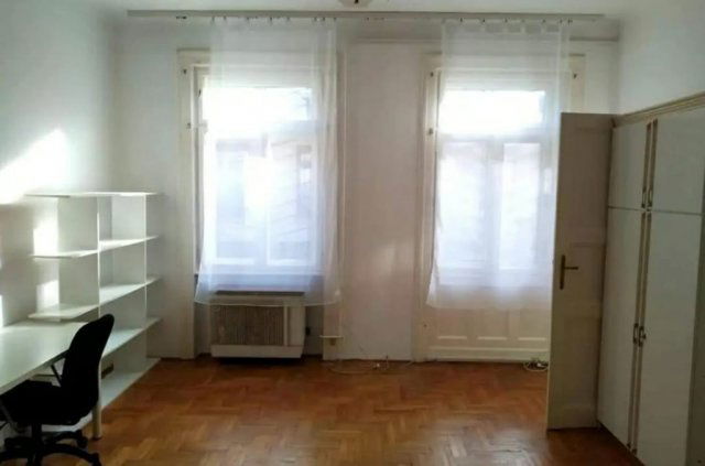 Eladó téglalakás, Budapesten, VII. kerületben, Csengery utcában