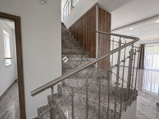 Eladó családi ház, Budapesten, XX. kerületben 168.9 M Ft