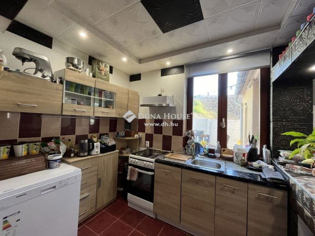 Eladó családi ház, Dunaszekcsőn 26.9 M Ft, 3 szobás