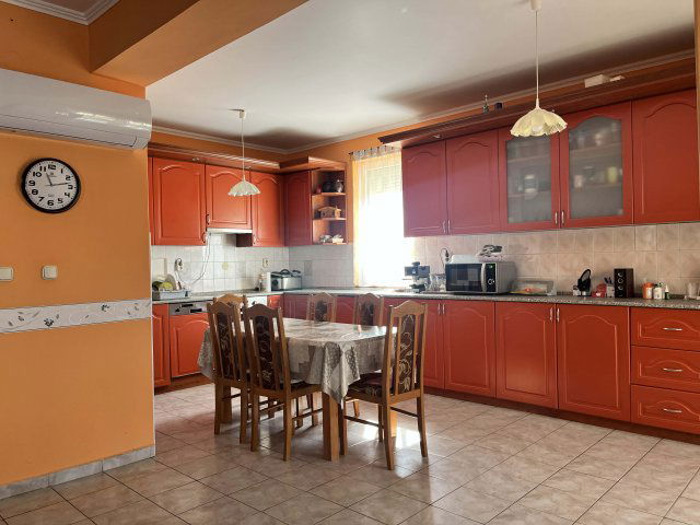 Eladó családi ház, Debrecenben 118.5 M Ft, 5 szobás