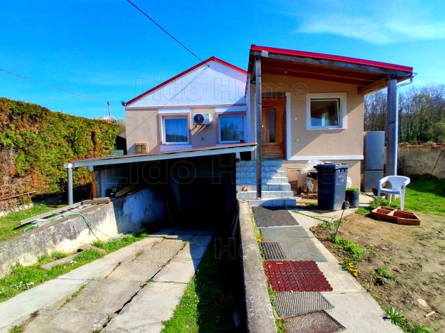 Eladó családi ház, Máriakálnokon 99.9 M Ft, 4 szobás