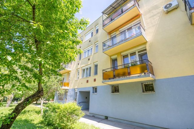 Eladó panellakás, Budapesten, XXII. kerületben, Tenkes utcában