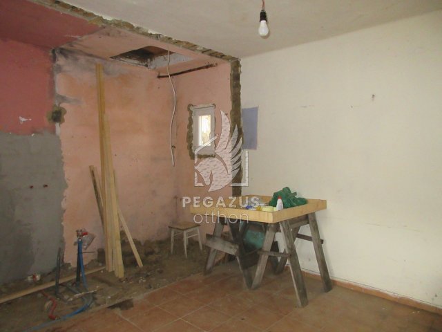 Eladó családi ház, Borsodszentgyörgyön 4.5 M Ft, 2 szobás