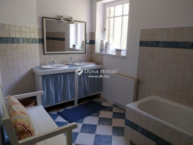 Eladó családi ház, Budaörsön 329.9 M Ft, 5 szobás