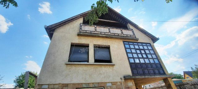 Eladó családi ház, Csörögön 41.9 M Ft, 3+1 szobás