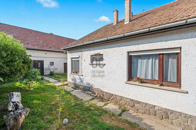 Eladó családi ház, Dunabogdányban 69.9 M Ft, 6 szobás