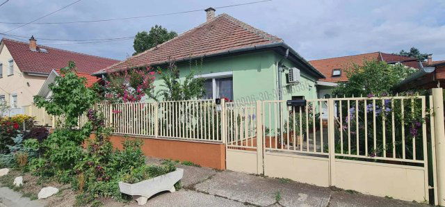 Eladó családi ház, Dunaharasztin 75.99 M Ft, 3+1 szobás