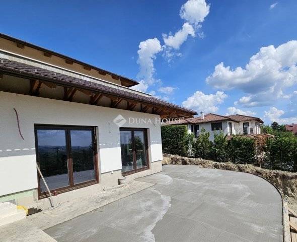 Eladó családi ház, Szentendrén 350 M Ft, 4 szobás