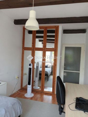 Eladó téglalakás, Szekszárdon 39.9 M Ft, 2+1 szobás