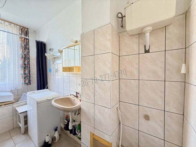 Eladó téglalakás, Oroszlányban 36.9 M Ft, 2 szobás