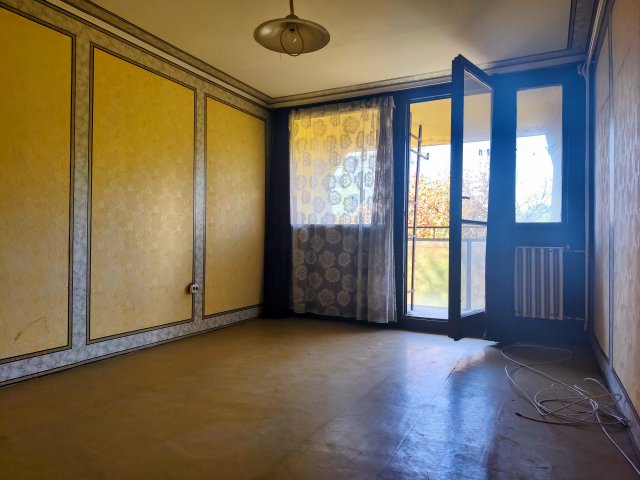 Eladó panellakás, Békéscsabán 19.8 M Ft, 3 szobás