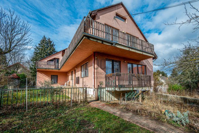 Eladó családi ház, Budapesten, II. kerületben 240 M Ft, 8 szobás