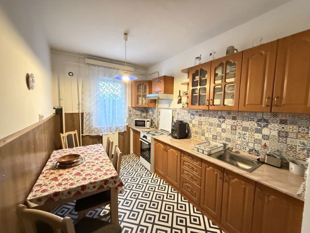 Eladó téglalakás, Sopronban 66.5 M Ft, 3 szobás