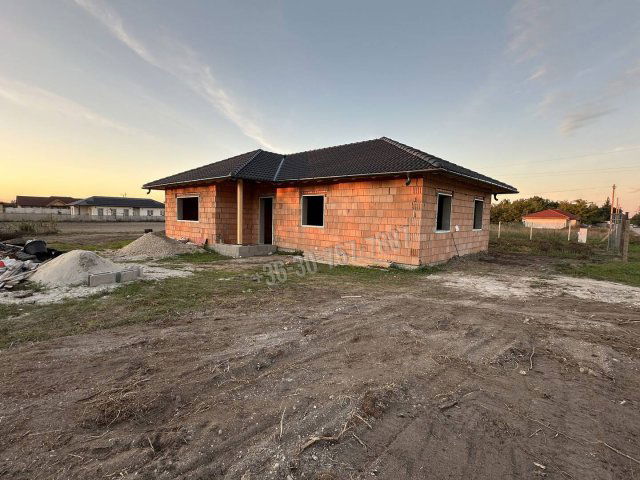 Eladó családi ház, Szigetcsépen 94.9 M Ft, 5 szobás