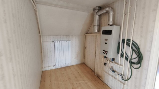 Eladó családi ház, Délegyházán 89.9 M Ft, 6 szobás