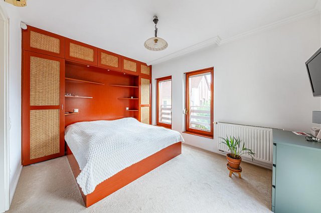 Eladó családi ház, Szentendrén 179 M Ft, 5 szobás