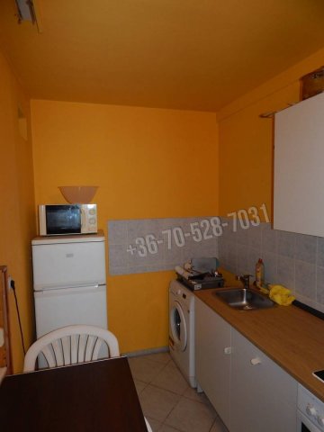 Eladó panellakás, Tatabányán 32.5 M Ft, 1 szobás