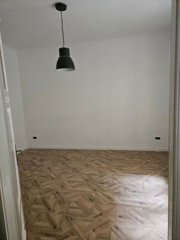 Kiadó téglalakás, albérlet, VII. kerületben, Dohány utcában