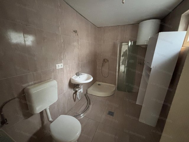 Eladó családi ház, Esztergomban 48 M Ft, 3 szobás