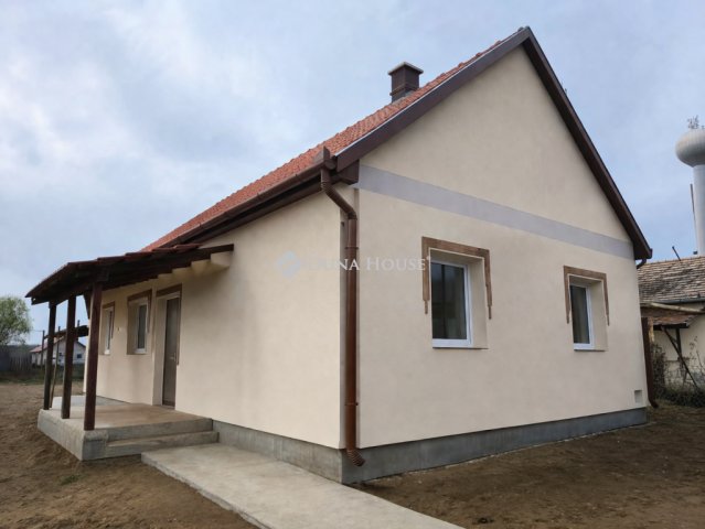 Eladó családi ház, Csemőn 51 M Ft, 4 szobás