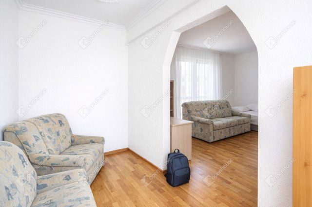 Eladó panellakás, Szegeden 59.9 M Ft, 2 szobás