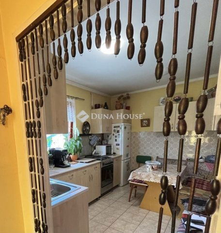 Eladó családi ház, Békéscsabán 24.9 M Ft, 3 szobás