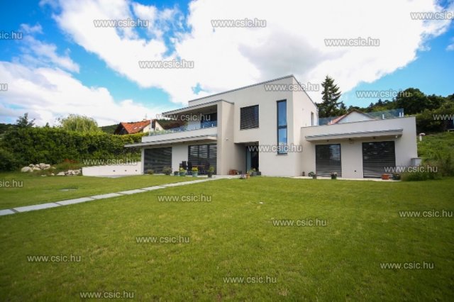 Eladó családi ház, Szentendrén 449.9 M Ft, 4 szobás