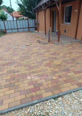 Eladó családi ház, Hajdúböszörményen 39.5 M Ft, 1 szobás