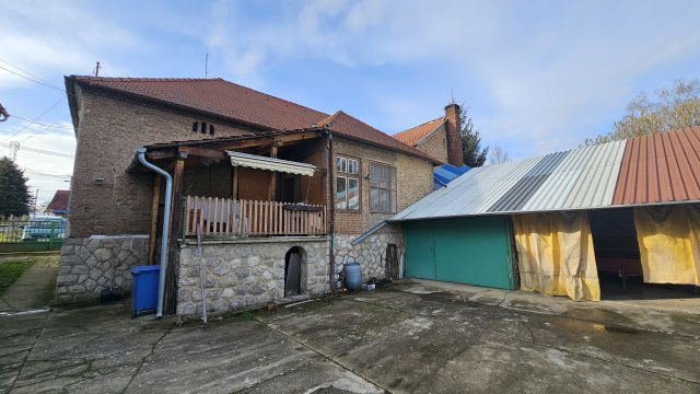 Eladó családi ház, Sásdon 19.9 M Ft, 4 szobás