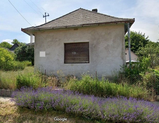 Eladó családi ház, Szilvásszentmártonon 10 M Ft, 2 szobás