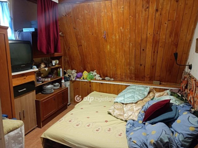 Eladó nyaraló, Komlón 29.5 M Ft, 1+1 szobás