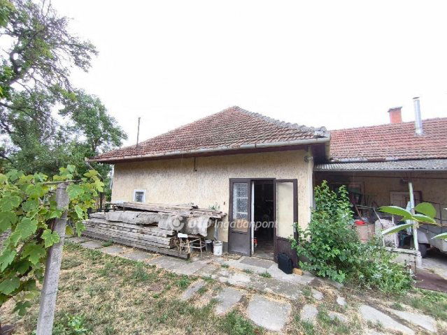 Eladó családi ház, Békésen 19.99 M Ft, 2 szobás