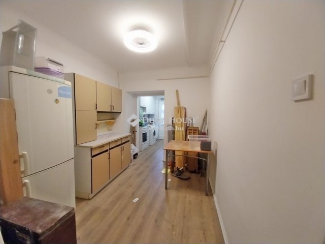 Eladó téglalakás, Szegeden 57.9 M Ft, 2 szobás