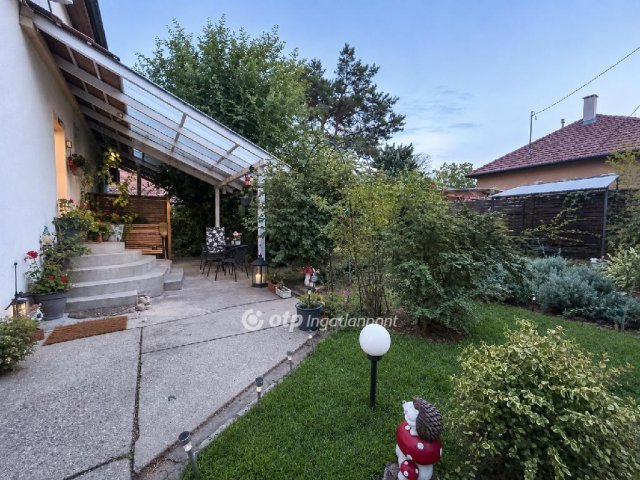 Eladó téglalakás, Budapesten, XVI. kerületben 63.9 M Ft