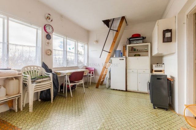 Eladó családi ház, Ürömön 17.9 M Ft, 2 szobás