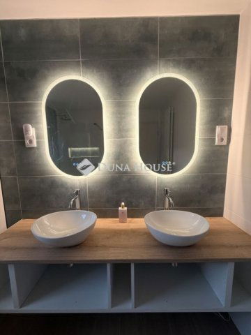 Kiadó téglalakás, albérlet, Pécsett 563 E Ft / hó, 4 szobás