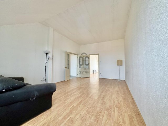 Eladó téglalakás, Vecsésen 72.8 M Ft, 4 szobás