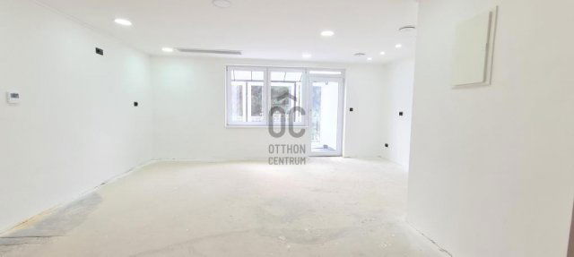 Eladó téglalakás, Székesfehérvárott 81.9 M Ft, 4 szobás