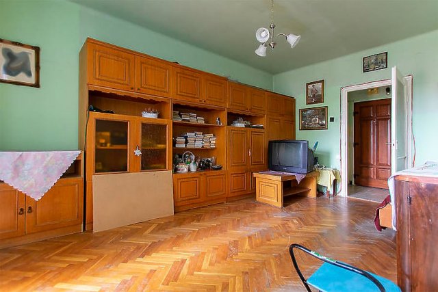 Eladó panellakás, Budapesten, XXI. kerületben, Szentmiklósi úton