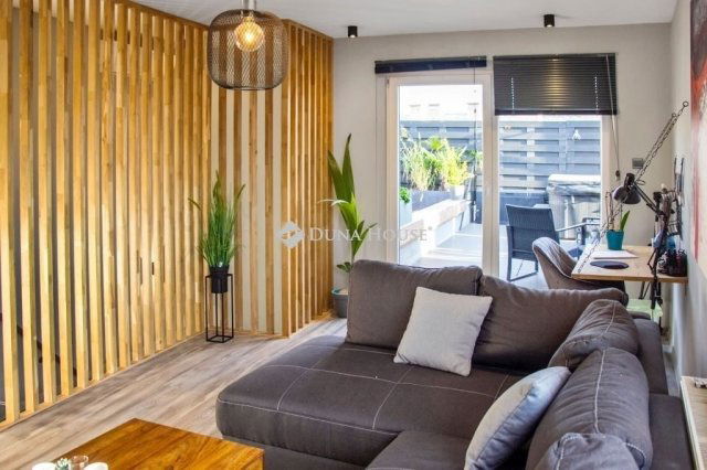 Eladó téglalakás, Budapesten, V. kerületben 189 M Ft, 2 szobás