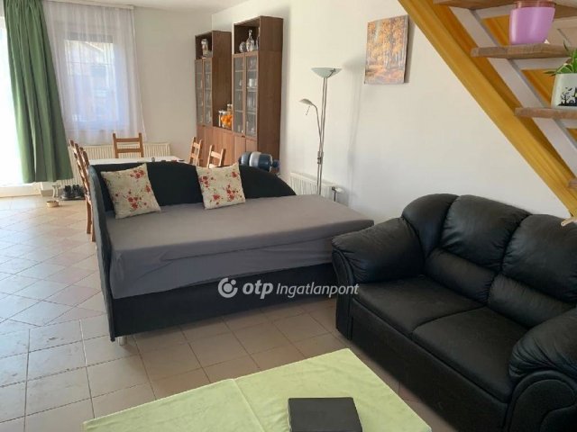 Eladó nyaraló, Cserkeszőlőn 64 M Ft, 3 szobás