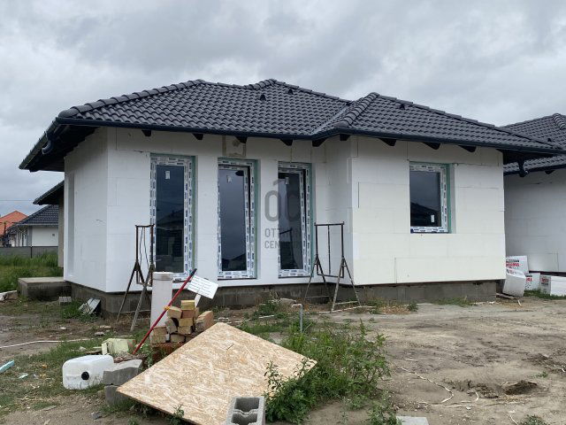 Eladó ikerház, Halásztelken 110 M Ft, 5 szobás